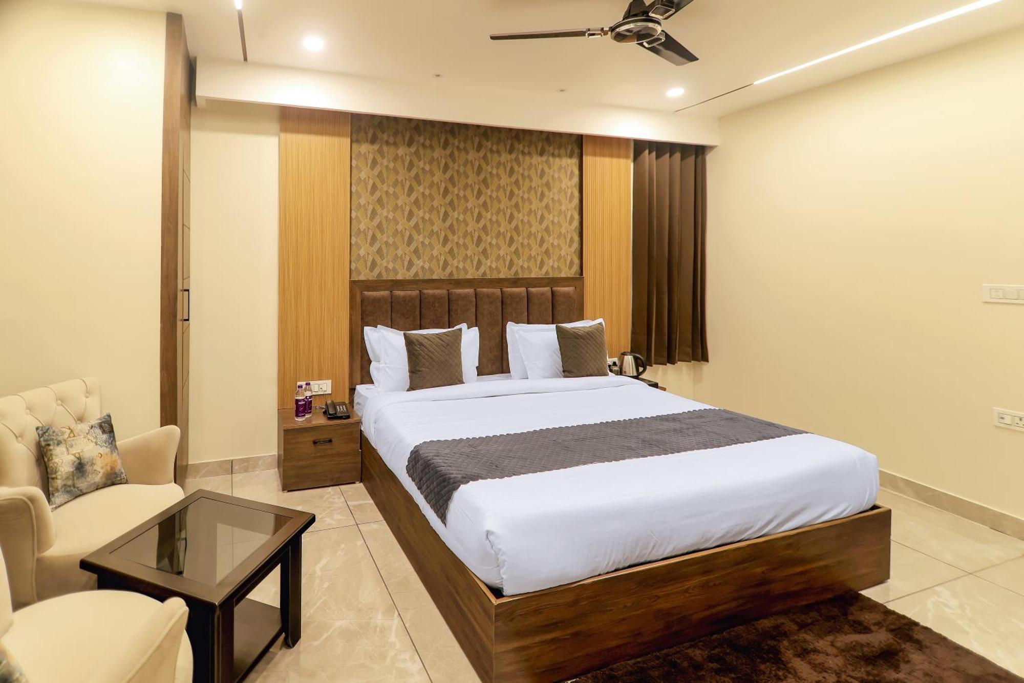 Hotel Hari Dhara, 100 Meters From Har-Ki-Pauri Haridwar Bagian luar foto