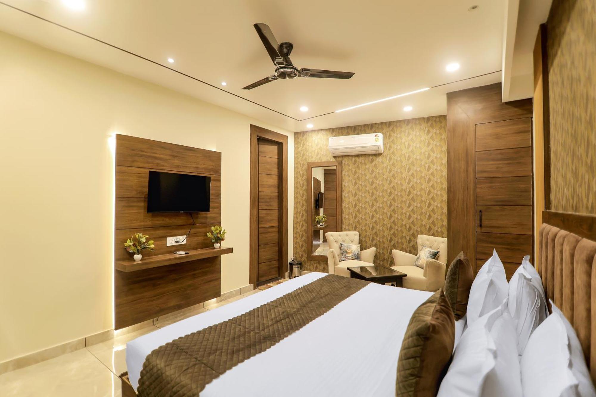 Hotel Hari Dhara, 100 Meters From Har-Ki-Pauri Haridwar Bagian luar foto