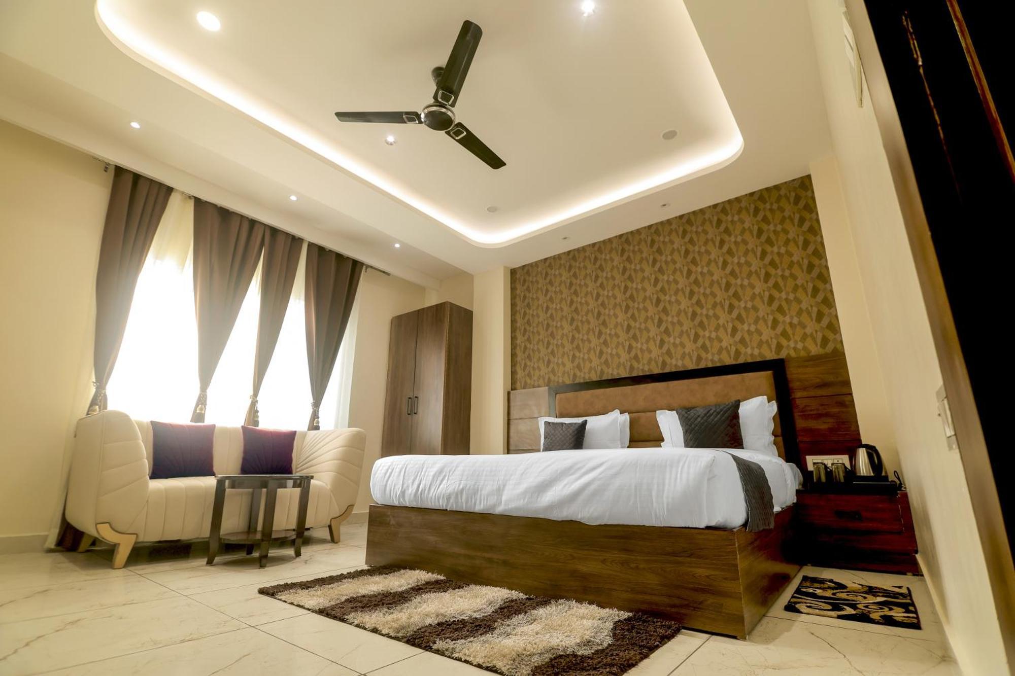 Hotel Hari Dhara, 100 Meters From Har-Ki-Pauri Haridwar Bagian luar foto