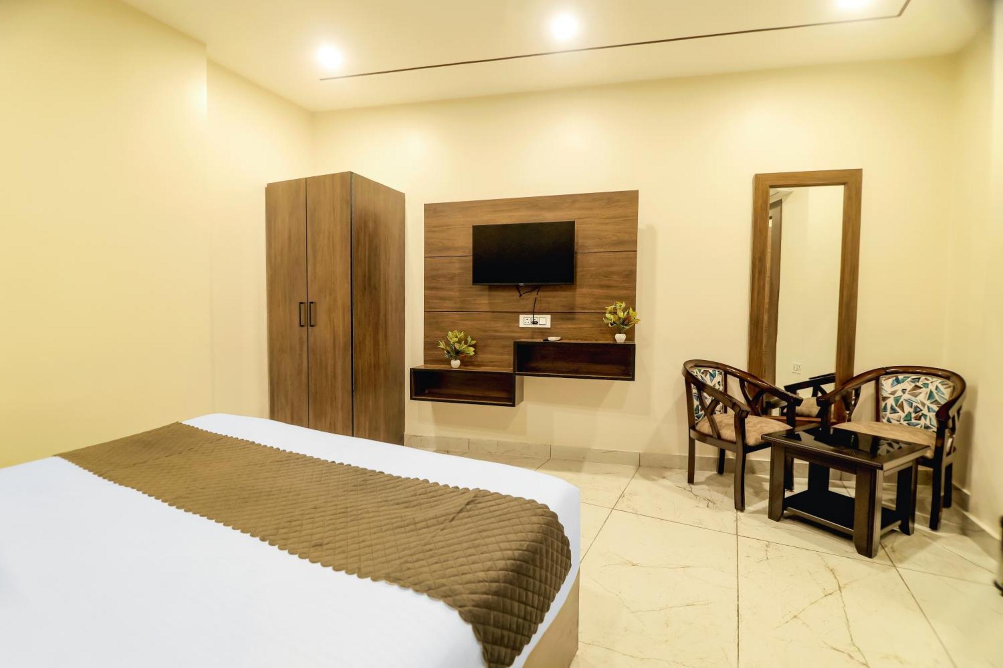 Hotel Hari Dhara, 100 Meters From Har-Ki-Pauri Haridwar Bagian luar foto